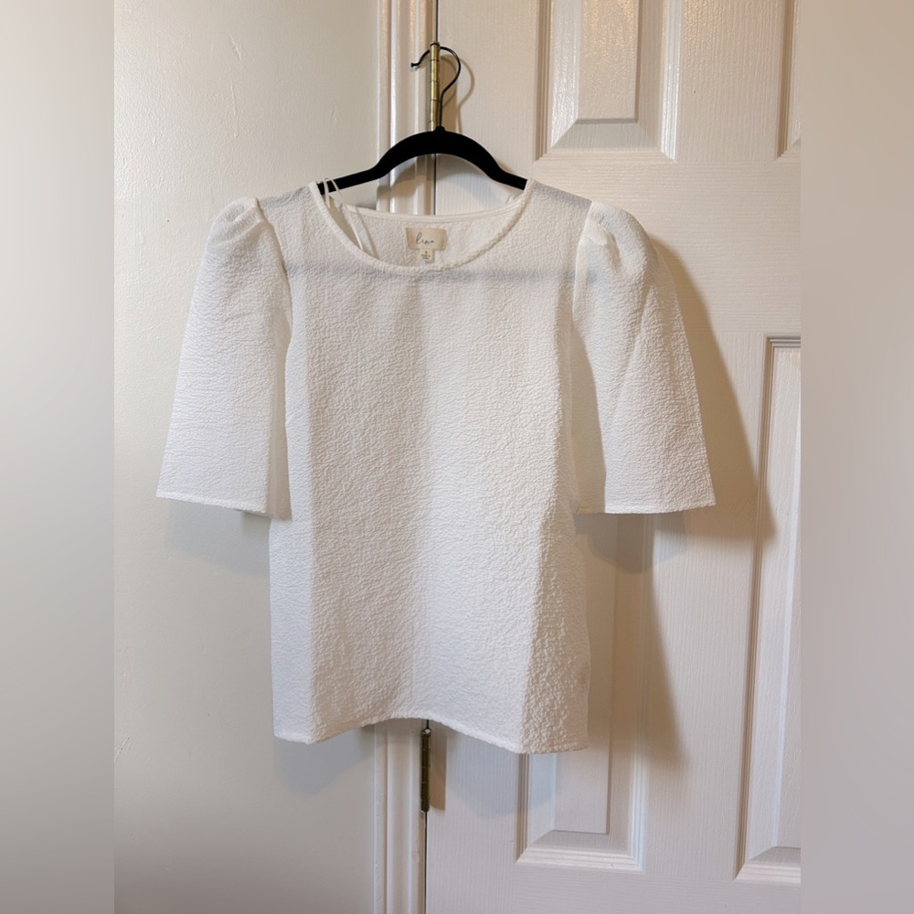 casual white tee